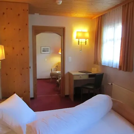 Hotel Schweizerhof 3*